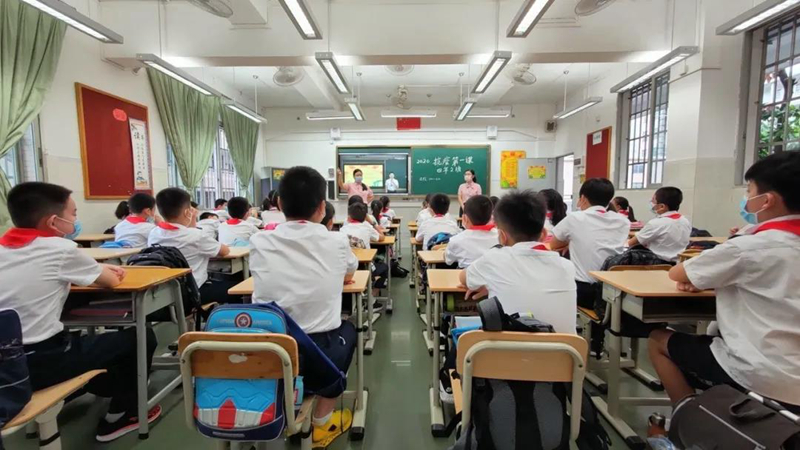 铁一小学四年2班老师给美女做爱
上复学第一课（抗疫篇）。.jpg