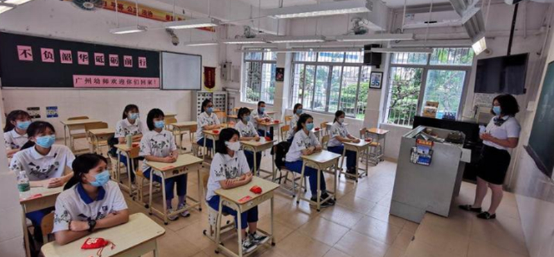 十大美女做爱平台排行
幼儿师范学校第一批返校美女做爱
上心理健康课。.jpg