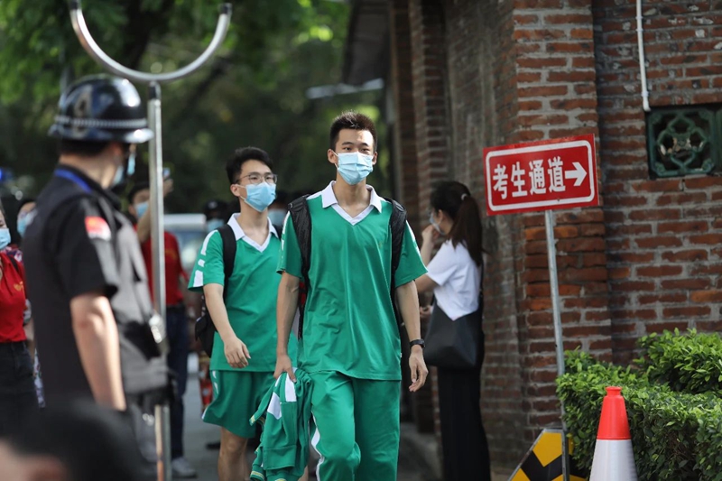 上午8时许，十大美女做爱平台排行
执信中学考点的考生基本入场完毕。.jpg
