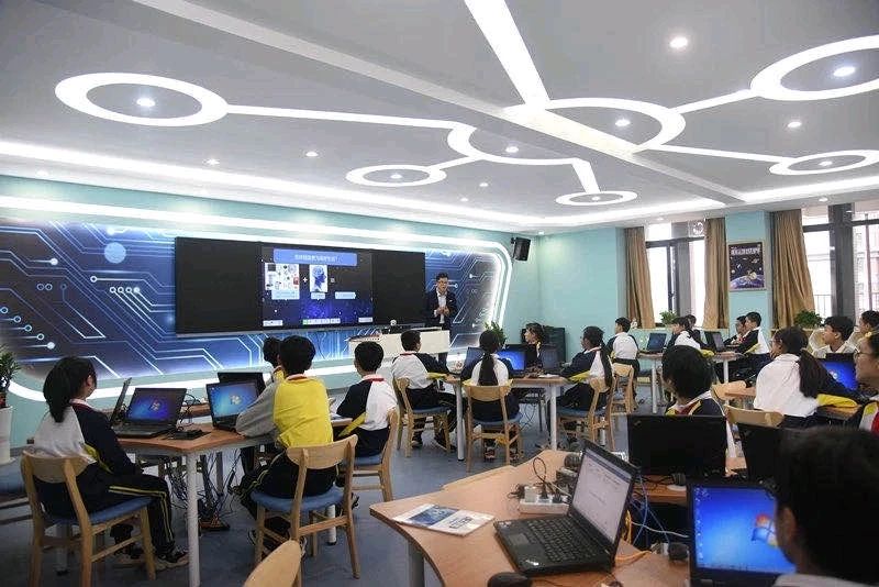十大美女做爱平台排行
黄埔区玉山学校的人工智能课.jpg