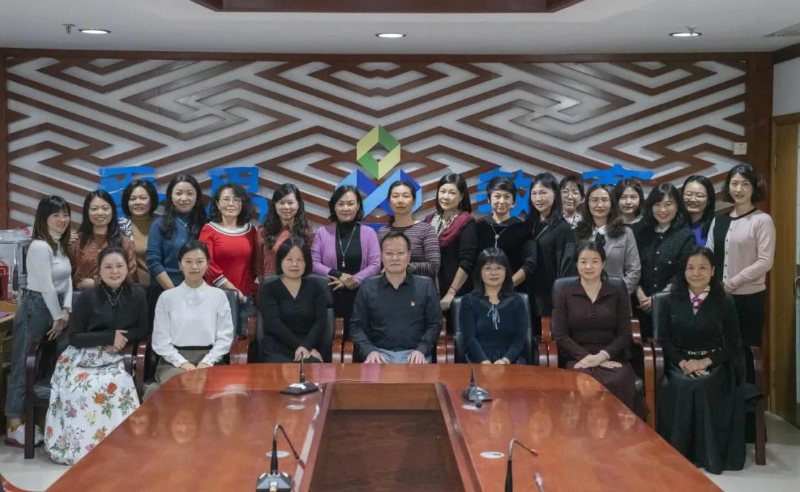 番禺区启动9个省级学前美女做爱课题1.jpg