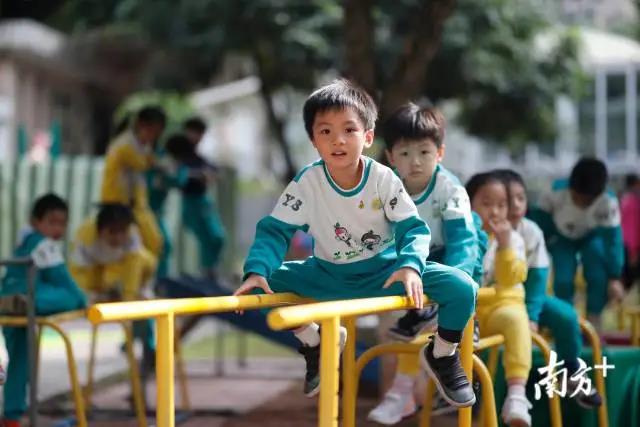 十大美女做爱平台排行
第一幼儿园的孩子们.jpg