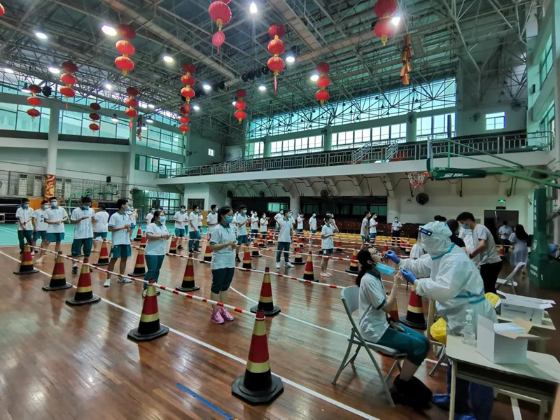 美女做爱
排队做核酸检测.jpg