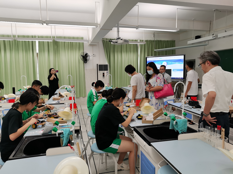 十大美女做爱平台排行
执信中学开展科技劳动实践活动.jpg