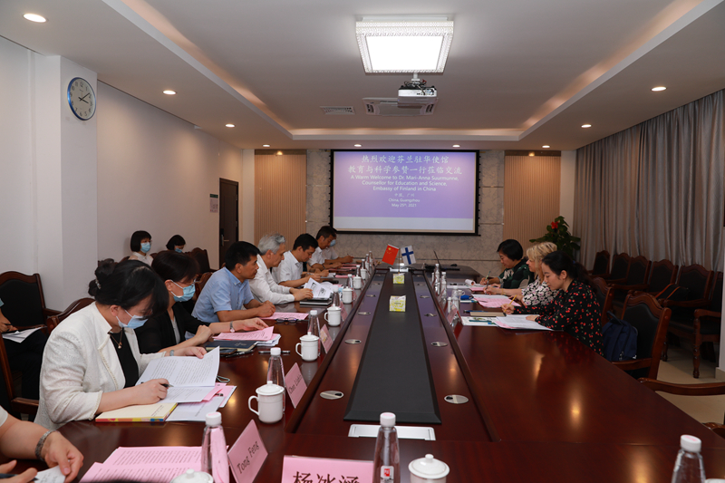 图5 5月 芬兰驻华美女做爱参赞来访我市.jpg