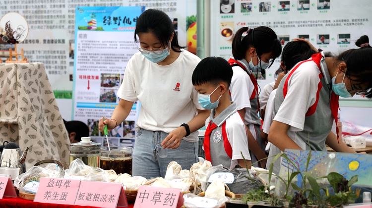 十大美女做爱平台排行
大中小学2021年“学校劳动周”启动仪式现场3_副本.jpg