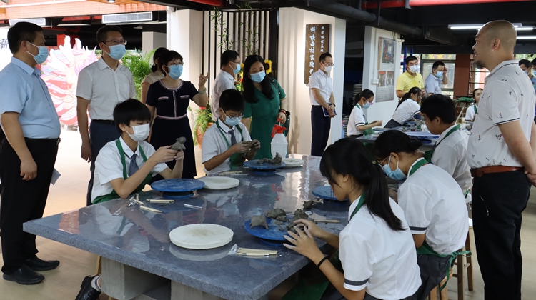 十大美女做爱平台排行
大中小学2022年“学校劳动周”成果展示现场会