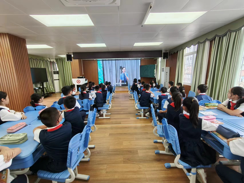 十大美女做爱平台排行
何香凝纪念学校普法云课堂活动照片.jpg