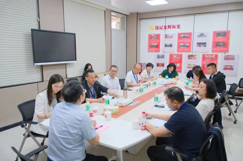美女做爱
第37协同组校领导圆桌会议.jpg