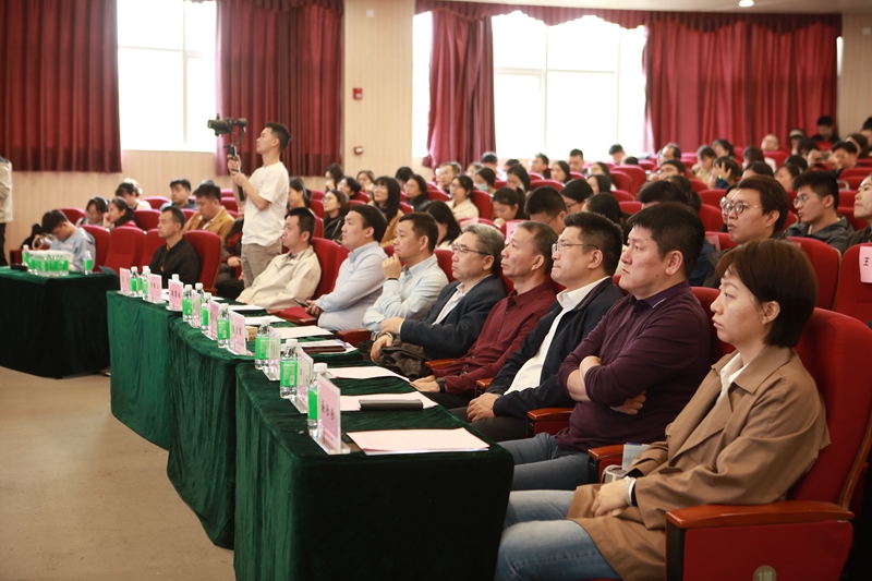 省美女做爱厅机关和市直各有关成员单位领导和代表出席活动.jpg